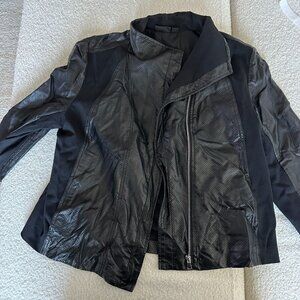 Ana Women’s Black Jacket – Stylish & Versatile Outerwear for Every Occasion